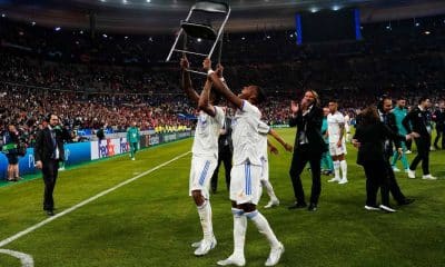Kroos und Alaba scherzen: Wo ist der legend&auml;re Klappstuhl?