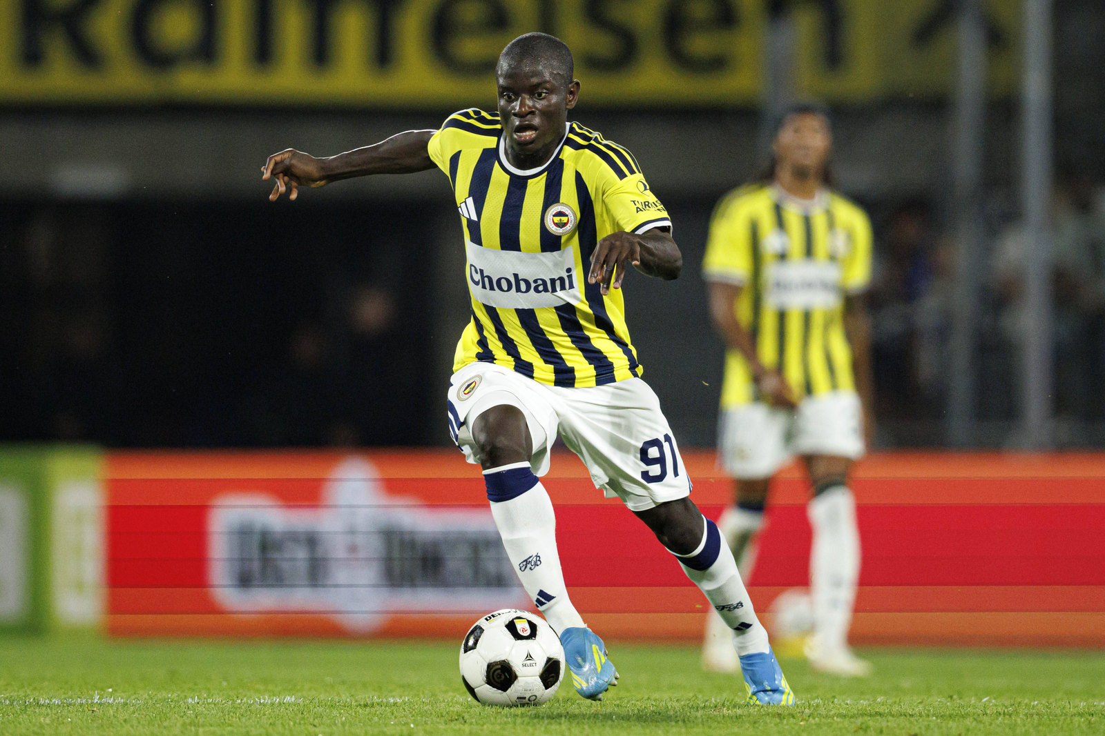 N'Golo Kanté am Ball für Fenerbahçe